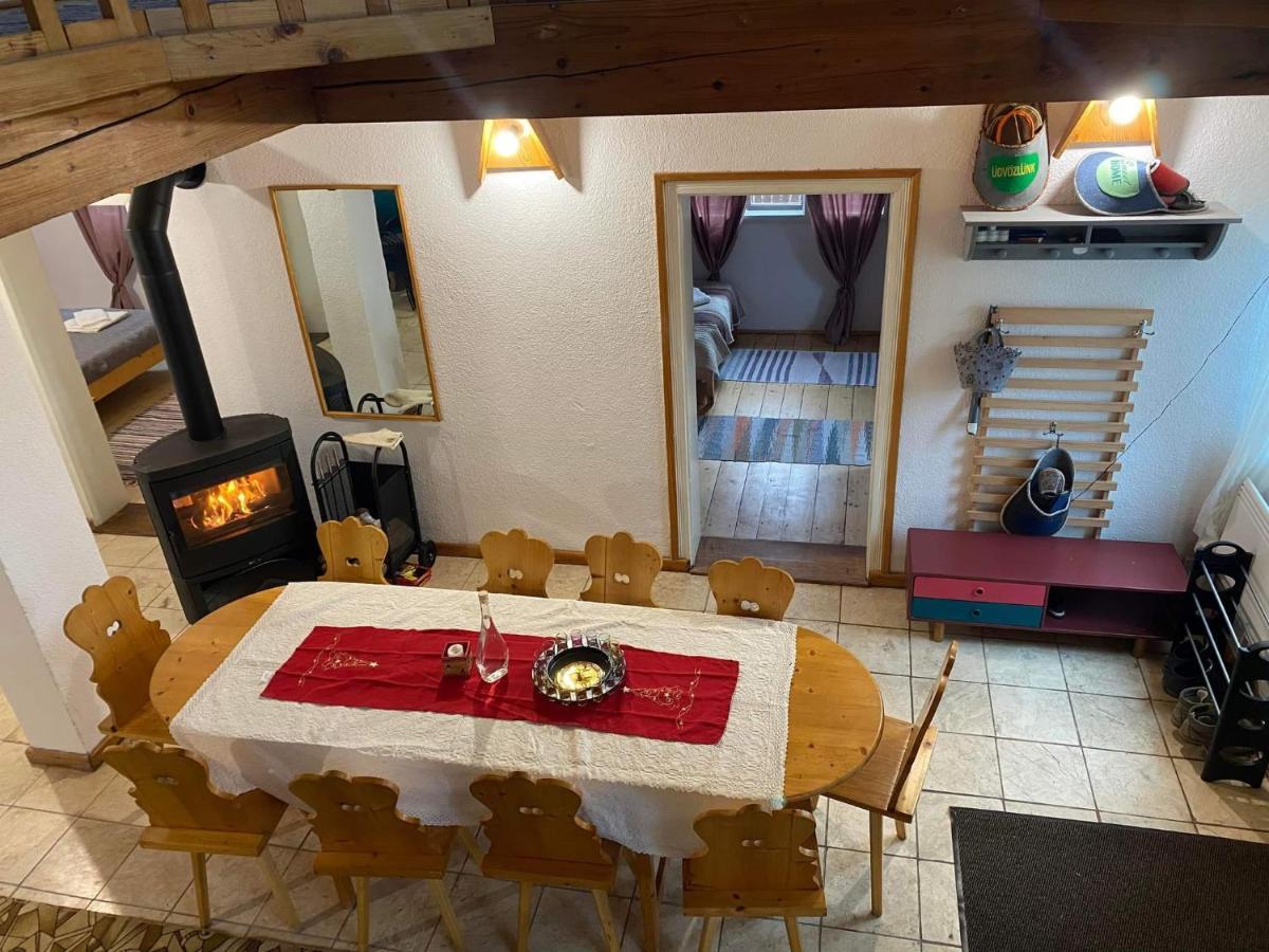 Casa Bucataria Fonix Hotell Praid Exteriör bild